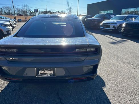 Used 2025 Dodge Charger R/T w/ Quick Order Package 25M R/T image 9