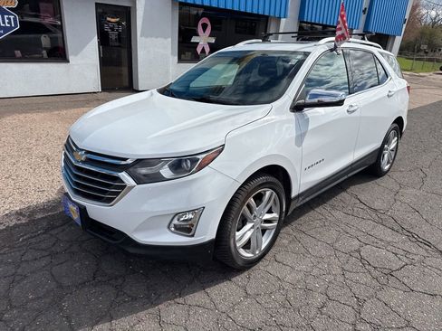 Used 2018 Chevrolet Equinox Premier AWD/4WD image 2