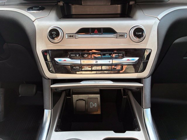 Certified 2023 Ford Explorer XLT w/ Equipment Group 202A AWD/4WD image 22