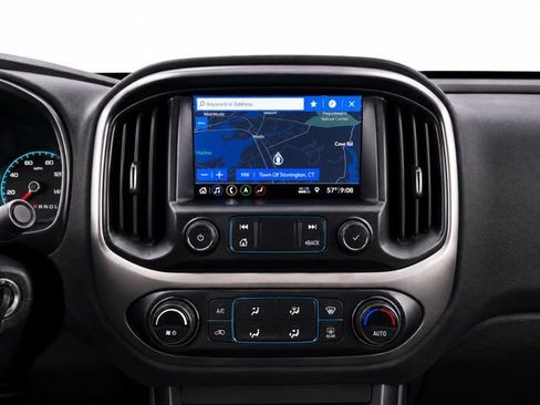 Used 2021 Chevrolet Colorado Z71 w/ Safety Package AWD/4WD image 32