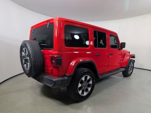 Used 2019 Jeep Wrangler Unlimited Sahara AWD/4WD image 8