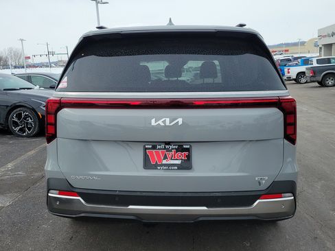 New 2026 Kia Carnival SX image 4