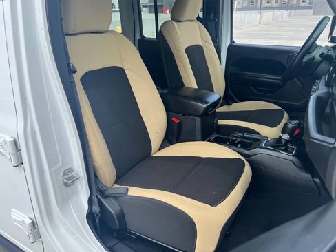Used 2018 Jeep Wrangler Unlimited Sport S AWD/4WD image 23
