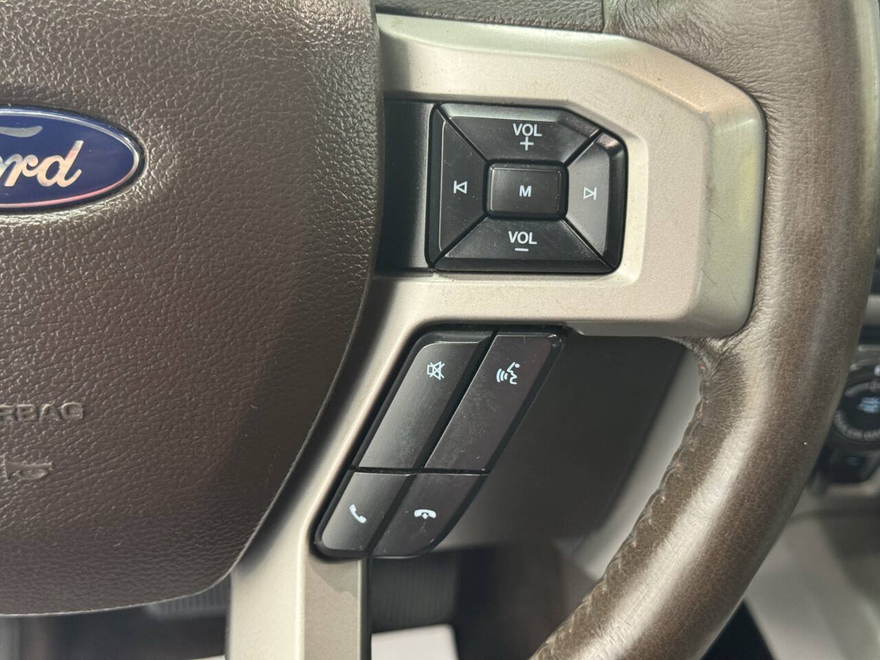 Used 2016 Ford F150 King Ranch w/ Equipment Group 601A Luxury AWD/4WD image 33
