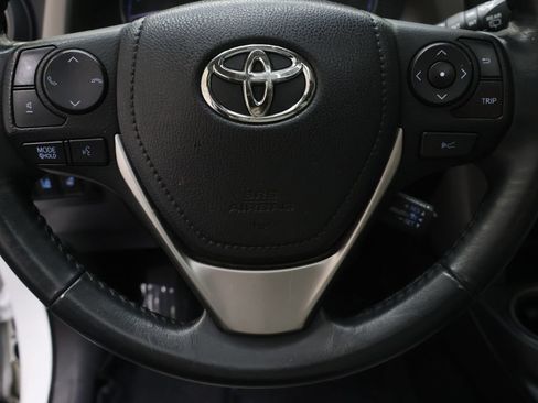 Used 2018 Toyota RAV4 Platinum FWD image 18