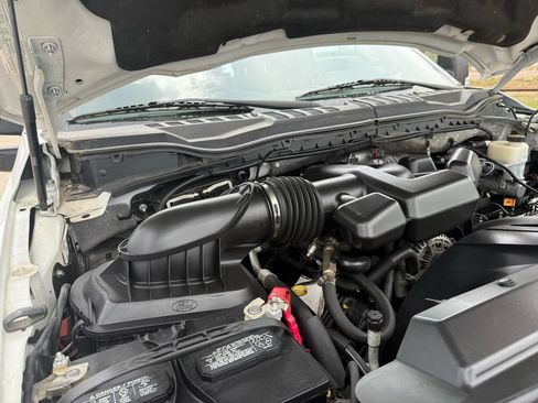 Used 2017 Ford F250 XL w/ Power Equipment Group AWD/4WD image 37