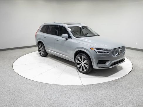 Used 2025 Volvo XC90 B6 Plus w/ Protection Package Premier AWD/4WD image 32