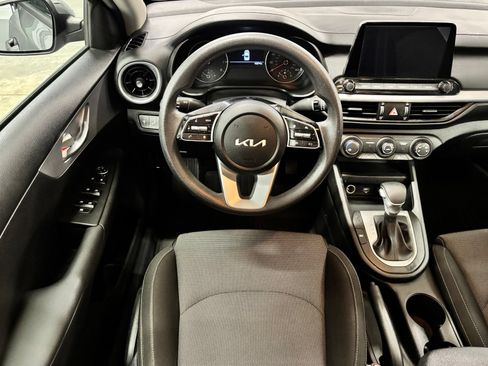Used 2023 Kia Forte LXS w/ LXS Technology Package FWD image 13