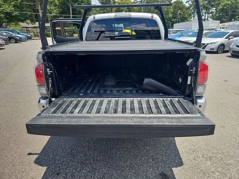 Used 2017 Toyota Tacoma TRD Off-Road w/ Tow Package RWD image 26