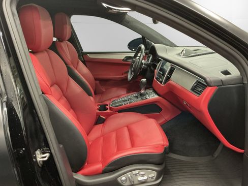 Used 2017 Porsche Macan Turbo AWD/4WD image 15