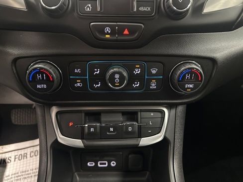 Used 2022 GMC Terrain SLT w/ Infotainment Package II image 17