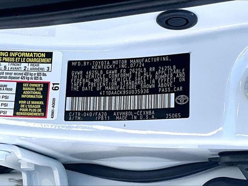 Used 2025 Toyota Camry LE image 19