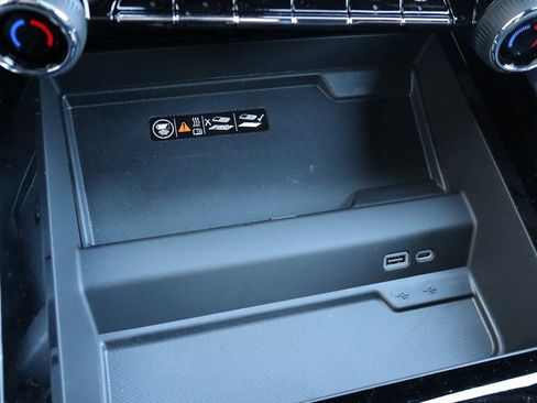 New 2026 Chevrolet Suburban RST image 18