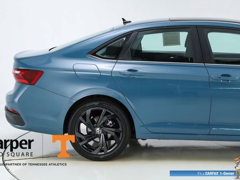 Used 2025 Volkswagen Jetta SE w/ Sunroof Package FWD image 11