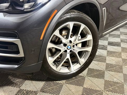 Used 2022 BMW X5 xDrive40i w/ Premium Package AWD/4WD image 2