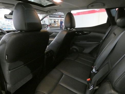Used 2022 Nissan Rogue Sport SL w/ Premium Package AWD/4WD image 24