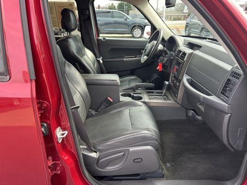 Used 2012 Jeep Liberty Limited Jet image 19