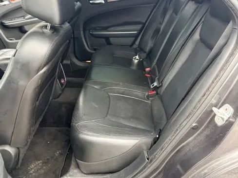 Used 2014 Chrysler 300 image 10