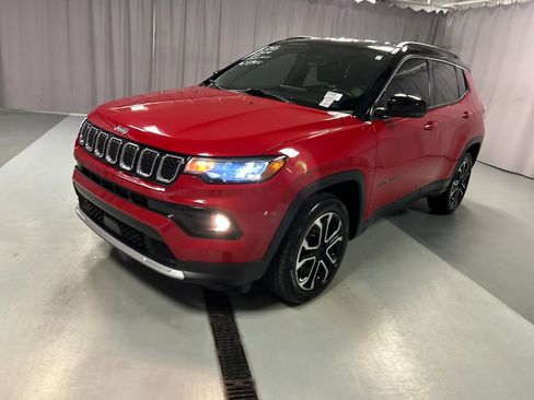 Used 2023 Jeep Compass Limited AWD/4WD image 3