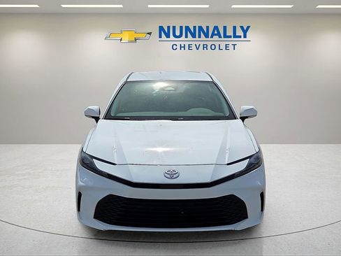 Used 2025 Toyota Camry LE image 8