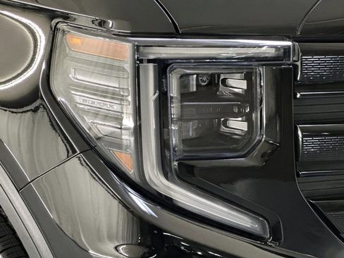 Used 2024 GMC Sierra 1500 Elevation image 10