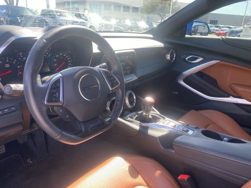 Used 2017 Chevrolet Camaro SS image 6