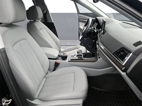 Used 2024 Audi Q5 2.0T Premium image 24