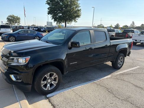 Used 2019 Chevrolet Colorado Z71 AWD/4WD image 2