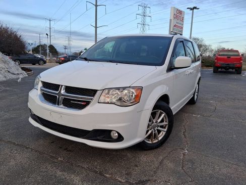 Used 2018 Dodge Grand Caravan SXT image 1