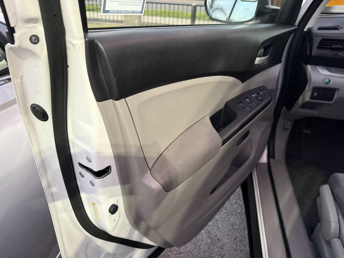 Used 2013 Honda CR-V LX image 14