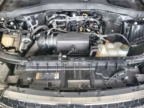 Used 2023 Ford Explorer XLT w/ Equipment Group 202A AWD/4WD image 26