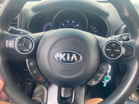 Used 2016 Kia Soul + FWD image 13