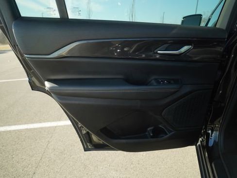 Used 2023 Jeep Grand Cherokee L Altitude image 16