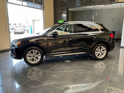 Used 2023 Audi Q3 2.0T Premium Plus w/ Premium Plus Package AWD/4WD image 3