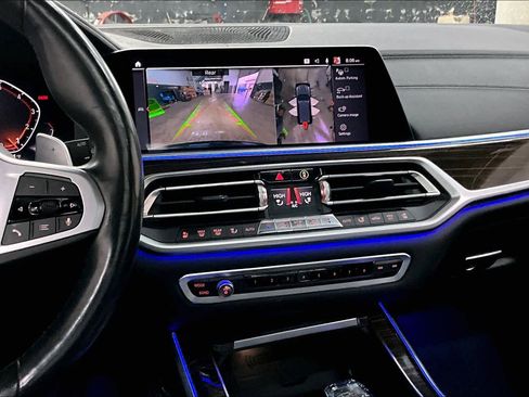 Used 2019 BMW X7 xDrive50i w/ M Sport Package image 9