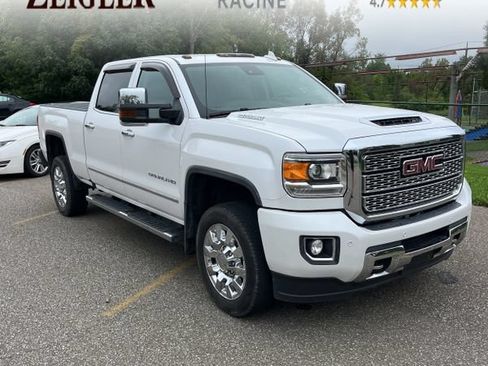 Used 2019 GMC Sierra 2500 Denali w/ Duramax Plus Package AWD/4WD image 1