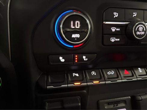 Used 2019 Chevrolet Silverado 1500 LT w/ Texas Edition image 30