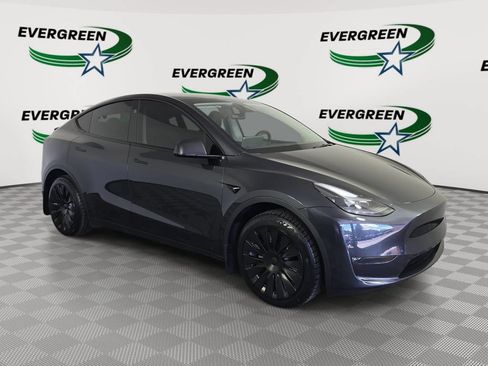 Used 2024 Tesla Model Y Long Range AWD/4WD image 3