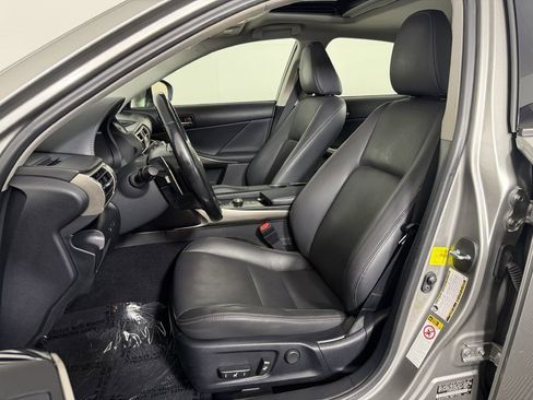 Used 2016 Lexus IS 300 AWD w/ Navigation System Package image 18