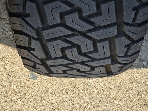 Used 2020 GMC Sierra 2500 AT4 w/ AT4 Premium Package AWD/4WD image 11