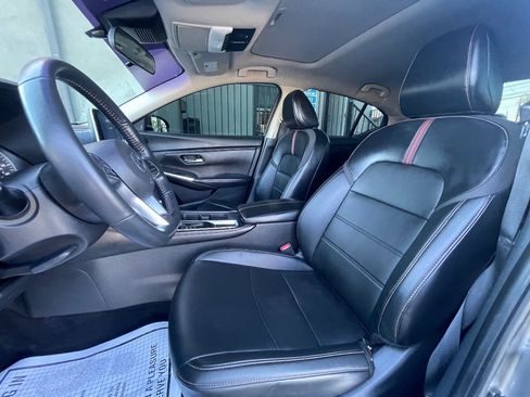 Used 2022 Nissan Sentra SR w/ SR Premium Package FWD image 11