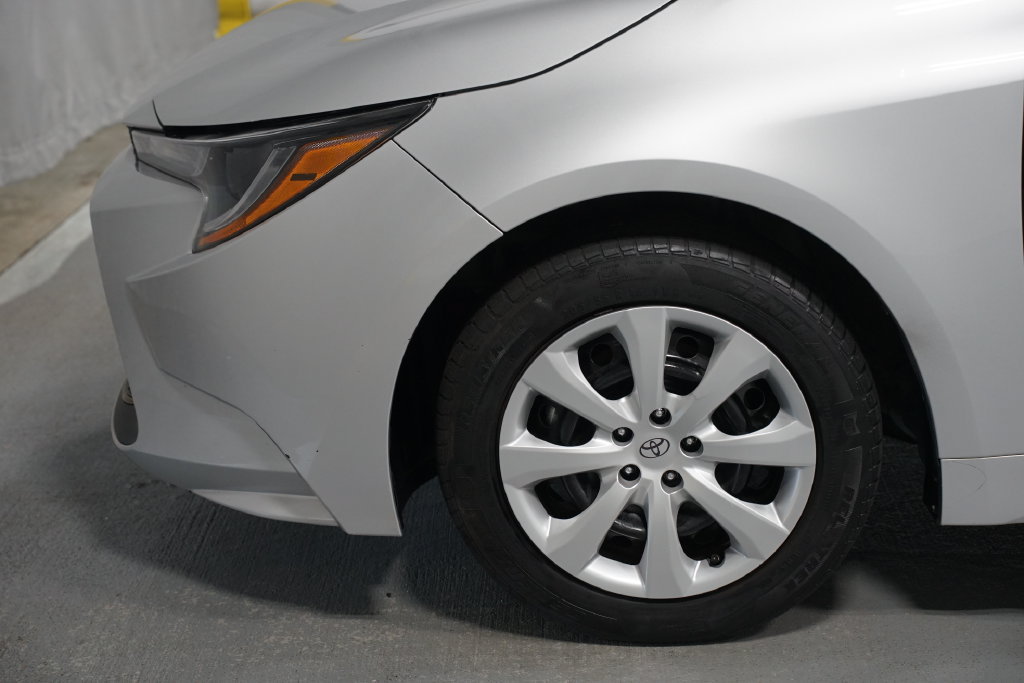 Certified 2022 Toyota Corolla LE FWD image 5