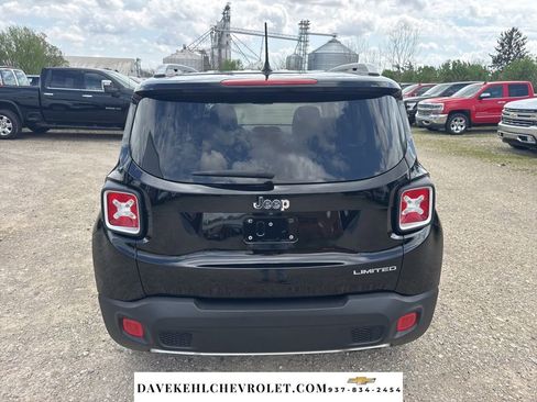 Used 2017 Jeep Renegade Limited FWD image 4