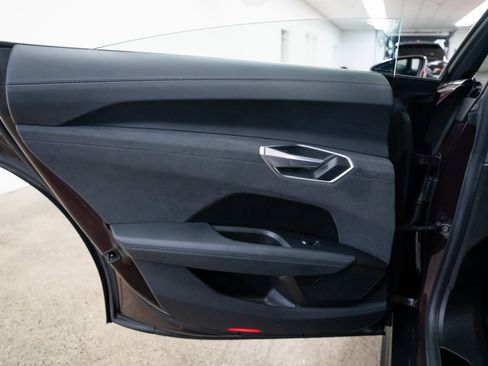 Used 2022 Audi e-tron GT Premium Plus image 18