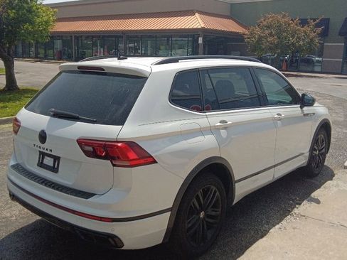 Used 2022 Volkswagen Tiguan SE R-Line FWD image 5