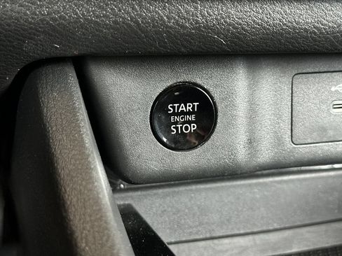 Used 2024 Nissan Rogue S FWD image 21