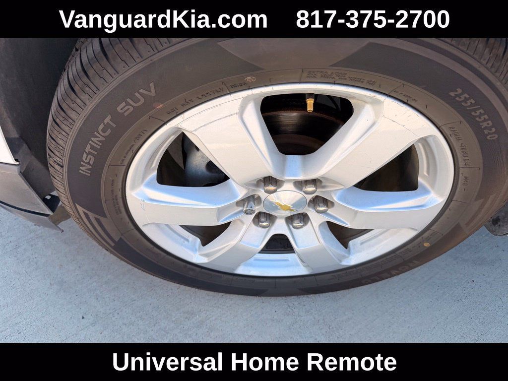 Used 2017 Chevrolet Traverse LT w/ Style and Technology Package FWD image 8