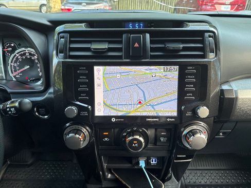 Used 2020 Toyota 4Runner Venture w/ Moonroof Package AWD/4WD image 25