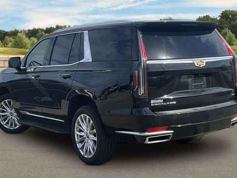Used 2023 Cadillac Escalade Luxury AWD/4WD image 11