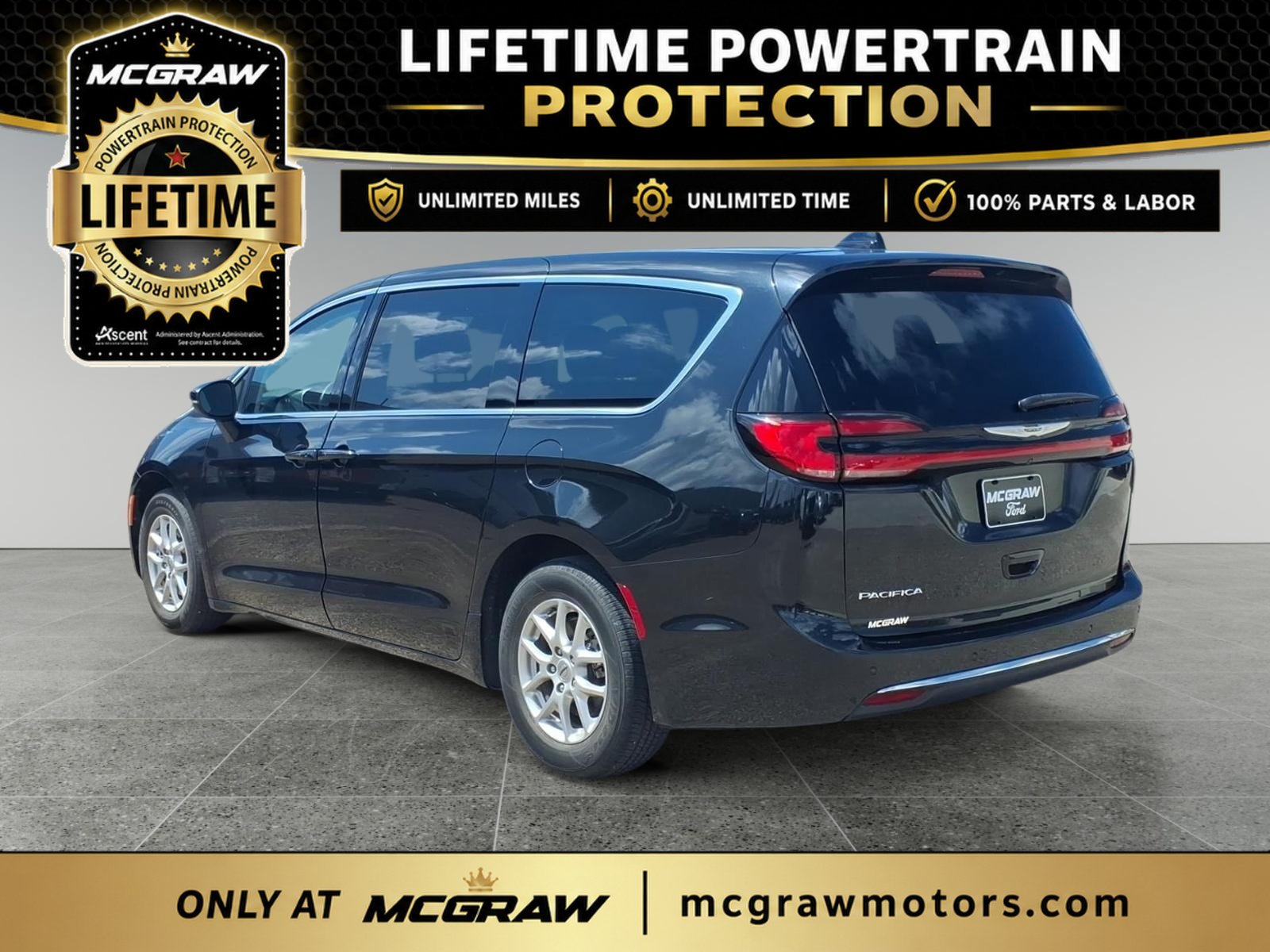 Used 2023 Chrysler Pacifica Touring-L FWD image 3